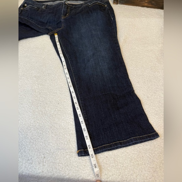 Torrid cropped jeans - Picture 3 of 8